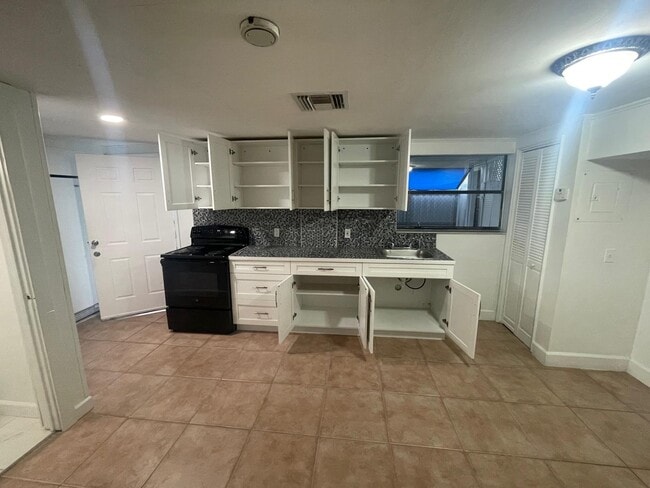 634 E 30th St, Unit 3