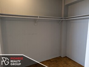 737 W Belmont Ave, Unit 409 in Chicago, IL - Building Photo - Building Photo