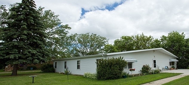 Coteau du Moraine Apartments in Bowbells, ND - Foto de edificio