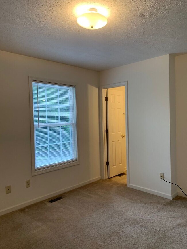 1145 College St in Christiansburg, VA - Building Photo - Building Photo