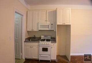 WEST 72 STREET, Unit 3E in New York, NY - Building Photo - Building Photo