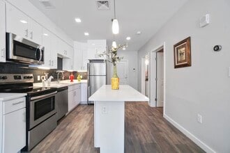 11 Essex St, Unit 3-01 in Cambridge, MA - Foto de edificio - Building Photo