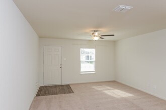 7261 Jebson Pass in San Antonio, TX - Building Photo - Building Photo