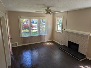 2075 Berry St SE in Salem, OR - Building Photo - Building Photo