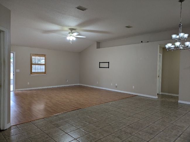 2162 Las Vegas Trail in Navarre, FL - Foto de edificio - Building Photo