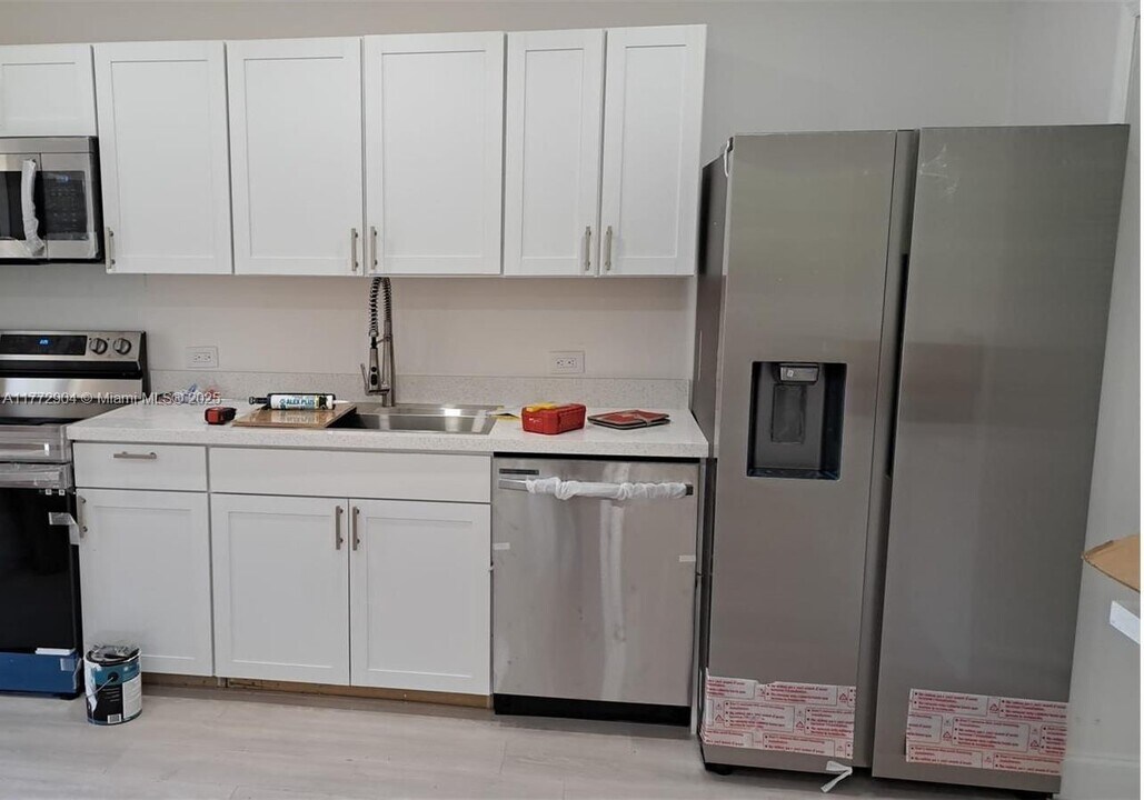 721 NE 142nd St in North Miami, FL - Building Photo