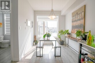 314 Equestrian Way in Cambridge, ON - Building Photo - Building Photo