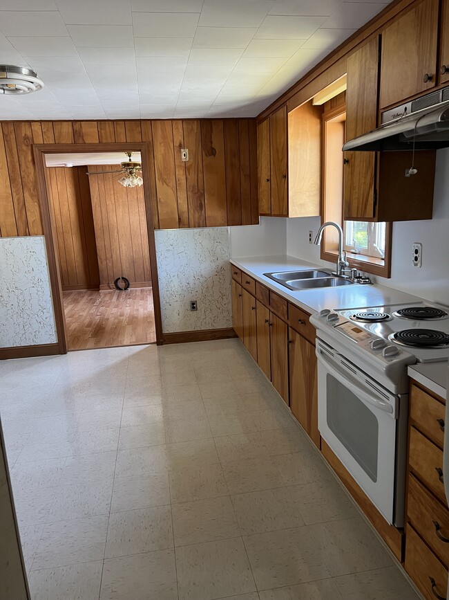 175 May St, Unit 1 in Biddeford, ME - Building Photo - Building Photo
