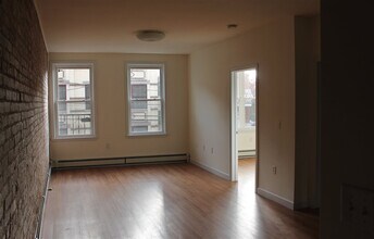 325 Baldwin Ave-Unit -6 in Jersey City, NJ - Foto de edificio - Building Photo