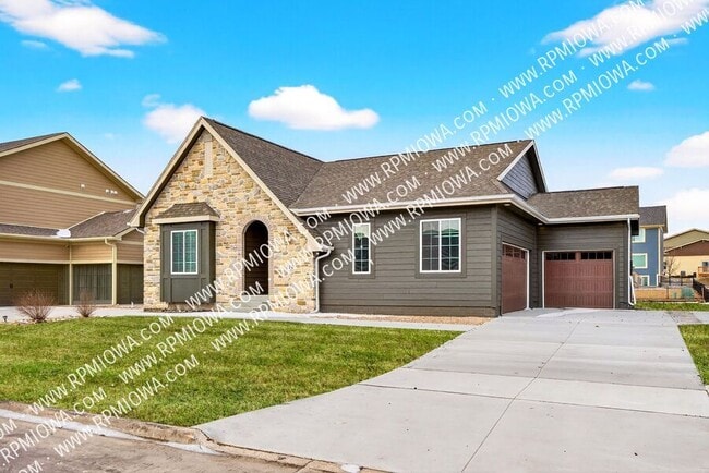 property at 318 SW 16th St