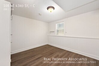 108 NE 43rd St-Unit -C in Seattle, WA - Building Photo - Building Photo