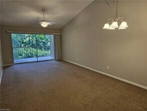 605 Squire Cir, Unit 203 in Naples, FL - Building Photo - Building Photo