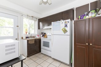 600 75E Av in Laval, QC - Building Photo - Interior Photo