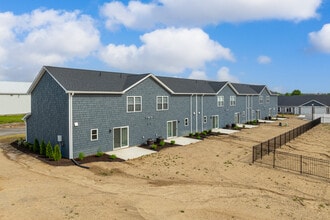 Somerset Townhomes and Villas in Fort Wayne, IN - Foto de edificio - Building Photo
