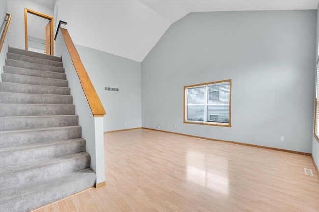 390 Madeline Trail in Rockford, IL - Building Photo - Building Photo