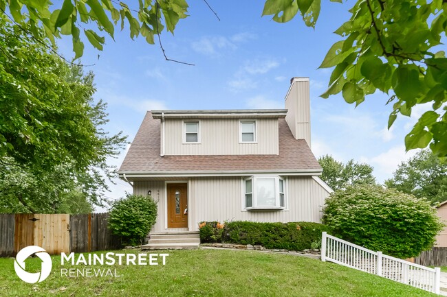 property at 6810 N Chas Dr
