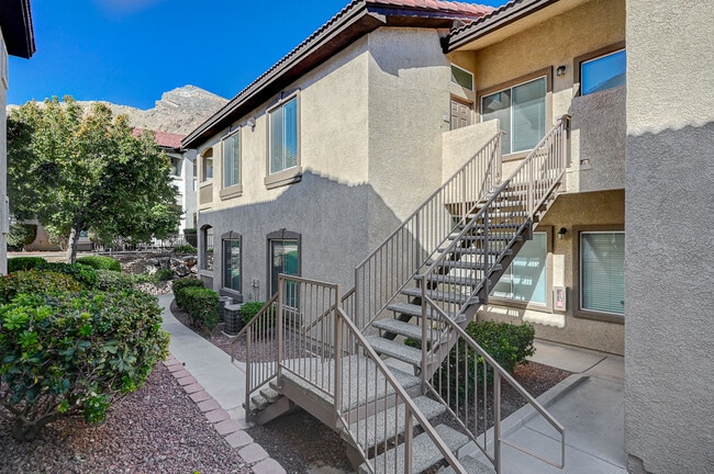 3351 Indian Shadow St, Unit 203 in Las Vegas, NV - Building Photo - Building Photo