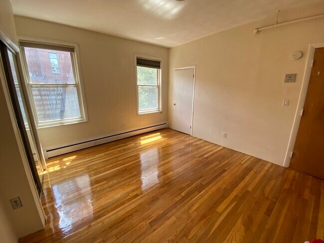 712 Commonwealth Ave in Boston, MA - Building Photo - Building Photo