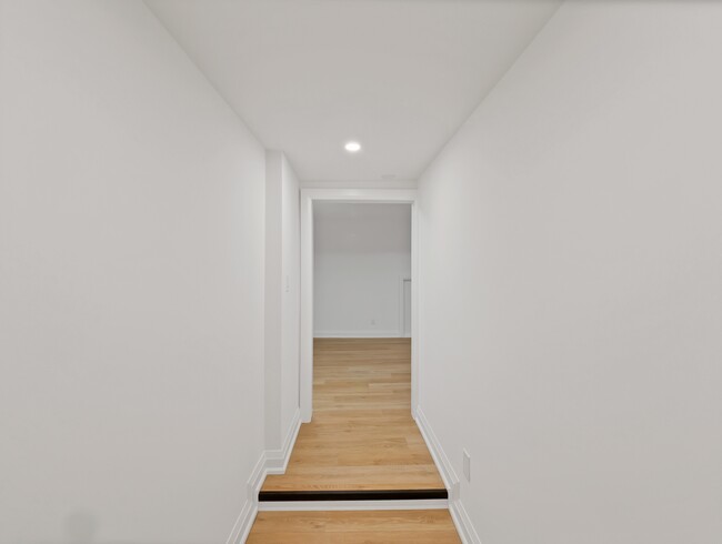 647 Limeridge Rd E in Hamilton, ON - Building Photo - Building Photo