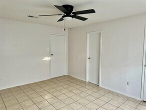 228 Austin St in Angleton, TX - Building Photo - Building Photo