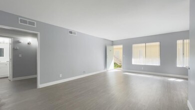 Kingsbury Apartments in Granada Hills, CA - Building Photo - Building Photo