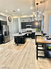 20 Chateau Whistler Ct in Las Vegas, NV - Building Photo - Building Photo