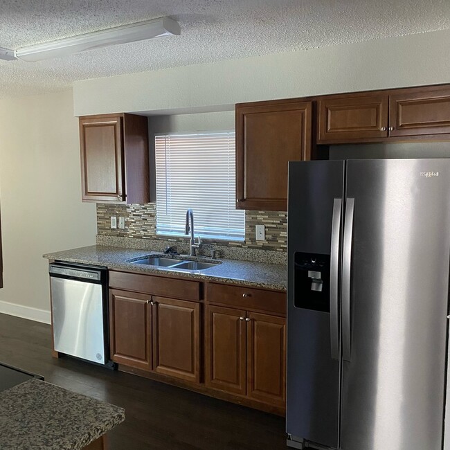 774 Burlwood St in Brandon, FL - Building Photo - Building Photo