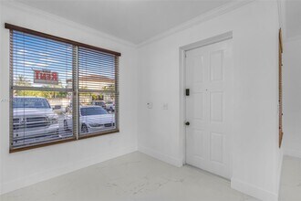 8535 SW 152nd Ave in Miami, FL - Building Photo - Building Photo