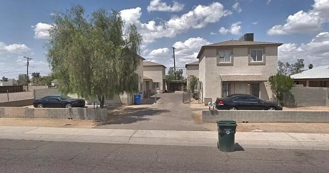 property at 1012 E Mohave St