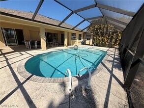 3737 SW 12th Pl in Cape Coral, FL - Building Photo - Building Photo
