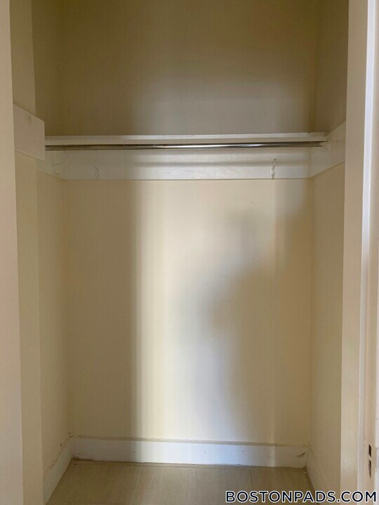 62 Boylston St, Unit 223 in Boston, MA - Foto de edificio