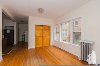 1946 W Leland Ave, Unit #  02 in Chicago, IL - Building Photo - Building Photo