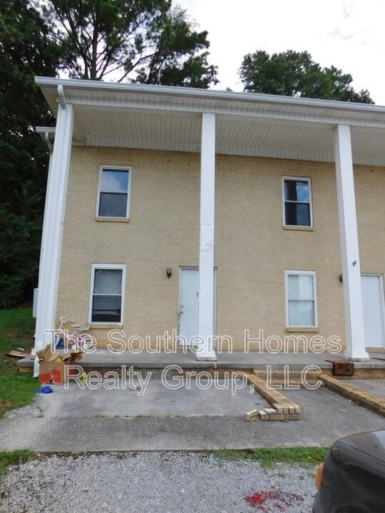 2439 Hwy 411 in Etowah, TN - Building Photo