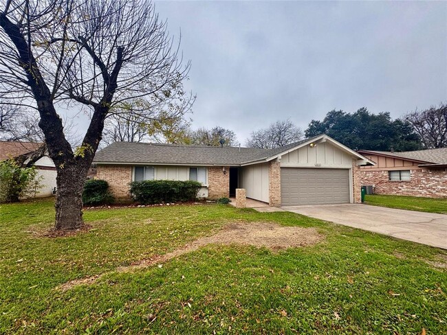 1011 Cripple Creek Dr in Austin, TX - Building Photo - Building Photo