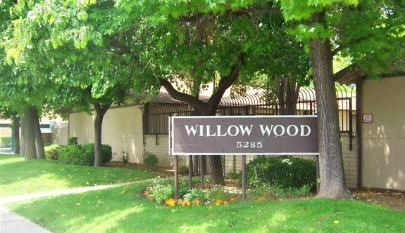 Willow Wood Apartments in Fresno, CA - Building Photo - Building Photo