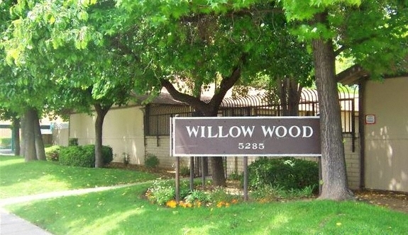 Willow Wood Apartments in Fresno, CA - Foto de edificio - Building Photo