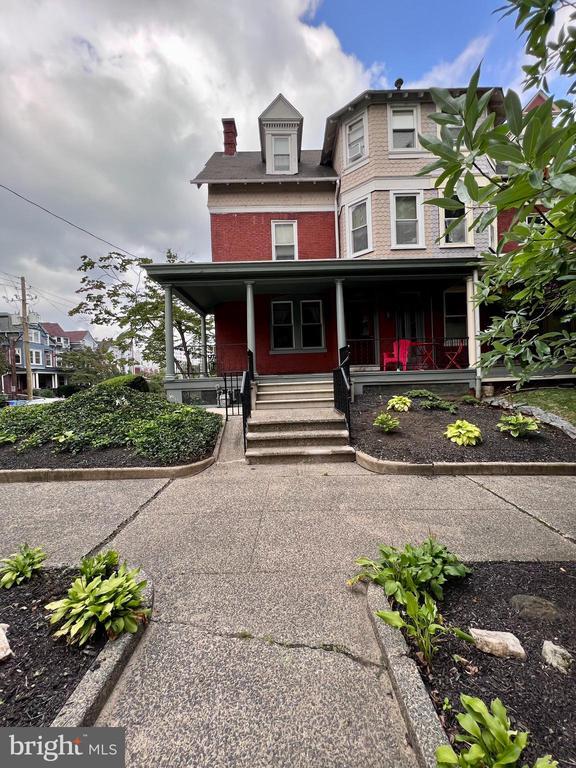 property at 1215 Gilpin Ave
