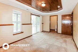 301 W Heritage Dr in Raymore, MO - Foto de edificio - Building Photo