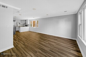 135 Custer Ave in Evanston, IL - Building Photo - Building Photo