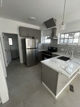 1511 W 28th St in Los Angeles, CA - Building Photo - Building Photo