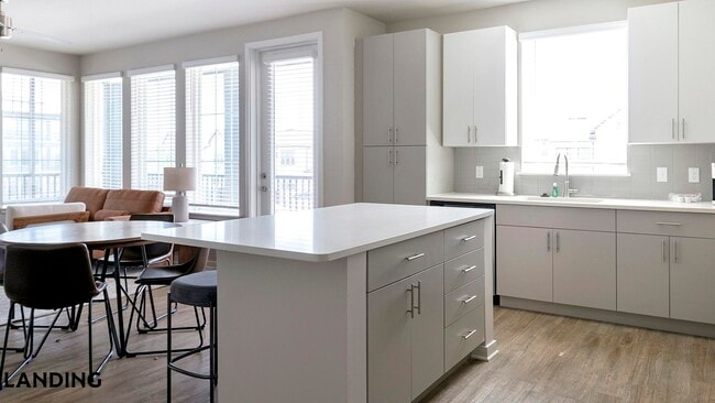 4902 Cosmos Cir, Unit 319 in Wimauma, FL - Foto de edificio - Building Photo