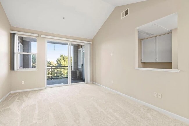 1982 W Bayshore Rd in East Palo Alto, CA - Building Photo - Building Photo