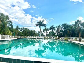 5673 Ashton Lake Dr in Sarasota, FL - Building Photo