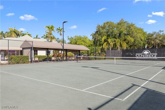 2305 Carrington Ct in Naples, FL - Building Photo - Building Photo