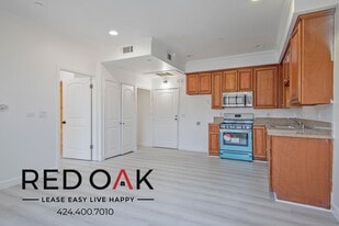 8747 Sepulveda Blvd in Los Angeles, CA - Building Photo