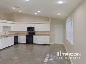 2205 Altitude Ave in North Port, FL - Building Photo - Building Photo