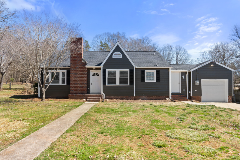 4333 Charleston Dr in Winston-Salem, NC - Building Photo