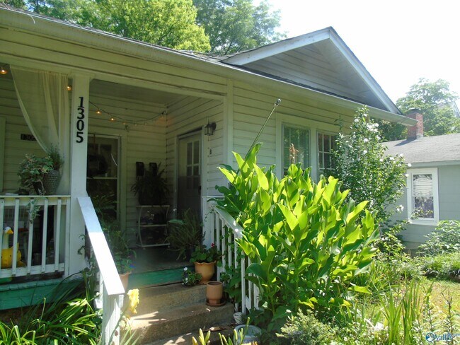 property at 1305B Wells Ave SE
