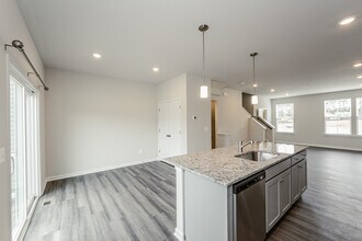 8757 Whitman Dr, Unit 8757 Whitman Dr in Chesterfield, VA - Building Photo - Building Photo