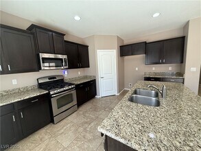 9341 Forest Meadows Ave in Las Vegas, NV - Building Photo - Building Photo